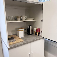 Kiilax Keittiöt aamiaskaappi erikoskalusteena