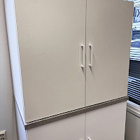 Kiilax Keittiöt aamiaskaappi (kiinni) erikoskalusteena